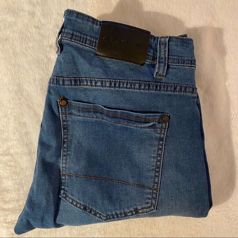 Steve’s Jean size 32/30, dark wash with zipper pocket detail